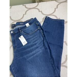 Judy Blue Straight Fit Mid Rise blue jeans, size 24W, Jb82356dk, NWT